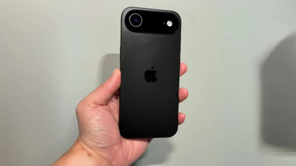 Iphone 17 Air: ফ্রন্ট ক্যামেরা এবার বাঁ পাশে, অ্যাপলের নতুন ডিজাইনের চমক Iphone 17 air: ফ্রন্ট ক্যামেরা এবার বাঁ পাশে, অ্যাপলের নতুন ডিজাইনের চমক