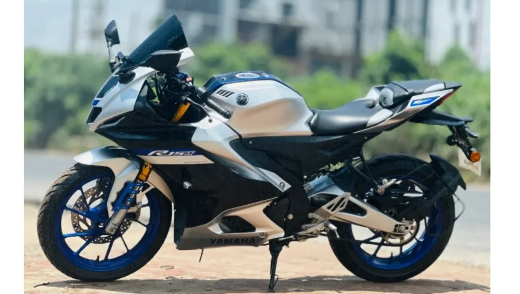 Yamaha R15M Bs7: স্টাইল, পারফরম্যান্স এবং স্পোর্টস রাইডের নিখুঁত সমন্বয় Yamaha r15m bs7 স্টাইল পারফরম্যান্স এবং স্পোর্টস রাইডের নিখুঁত সমন্বয় 2