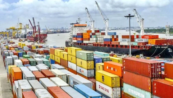 চট্টগ্রামের পতেঙ্গা কনটেইনার টার্মিনালে ভোগান্তি, ডেলিভারি বন্ধের হুমকি