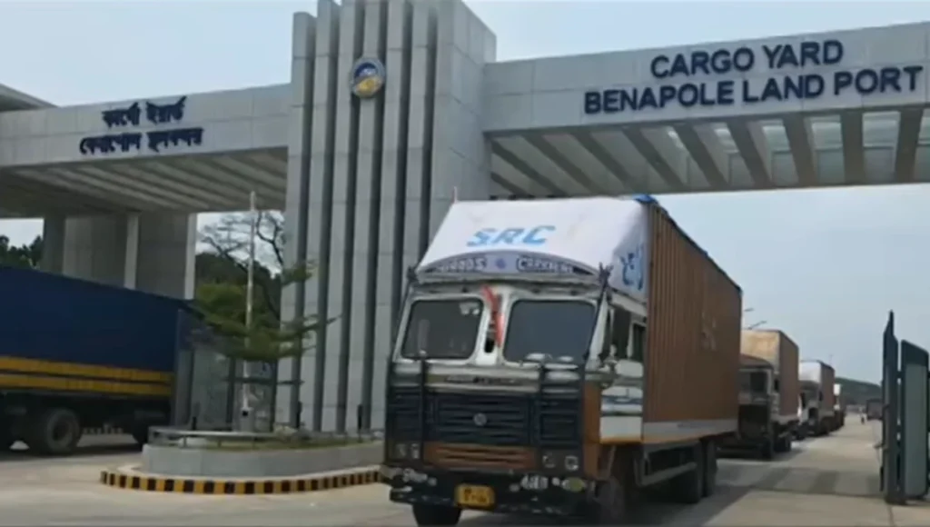 চার মাস পর বেনাপোল দিয়ে চাল আমদানি শুরু, বাজারে স্বস্তির আশা চার মাস পর বেনাপোল দিয়ে চাল আমদানি শুরু বাজারে স্বস্তির আশা 2