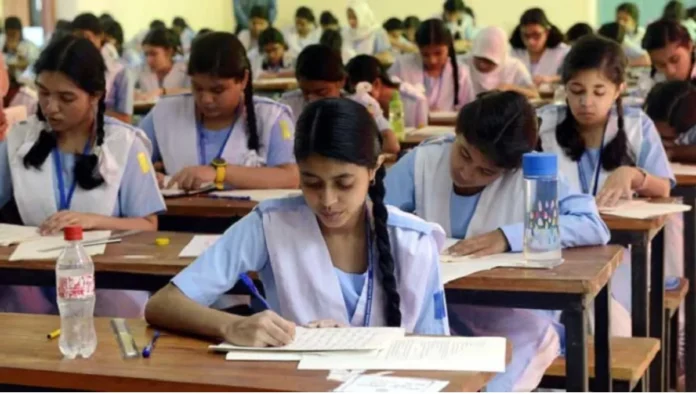 জেএসসি পরীক্ষা ফিরিয়ে আনা উচিত কি না বিতর্কের কেন্দ্রে শিক্ষাব্যবস্থা