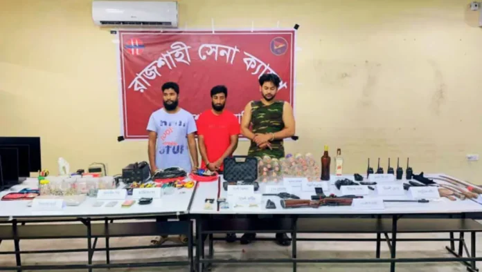 রাজশাহীর কাদিরগঞ্জে কোচিং সেন্টার ঘিরে সেনা অভিযান