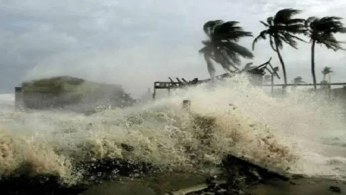 ৪ সমুদ্র বন্দরে ৩ নম্বর সতর্ক সংকেত, বঙ্গোপসাগরে লঘুচাপের প্রভাব