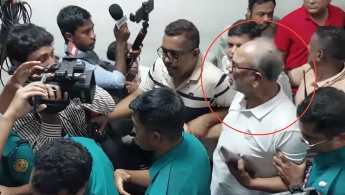 ‘মঞ্চ ৭১’ অনুষ্ঠানে উত্তেজনা, সাবেক মন্ত্রী লতিফ সিদ্দিকী আটক ‘মঞ্চ ৭১’ অনুষ্ঠানে উত্তেজনা, সাবেক মন্ত্রী লতিফ সিদ্দিকী আটক