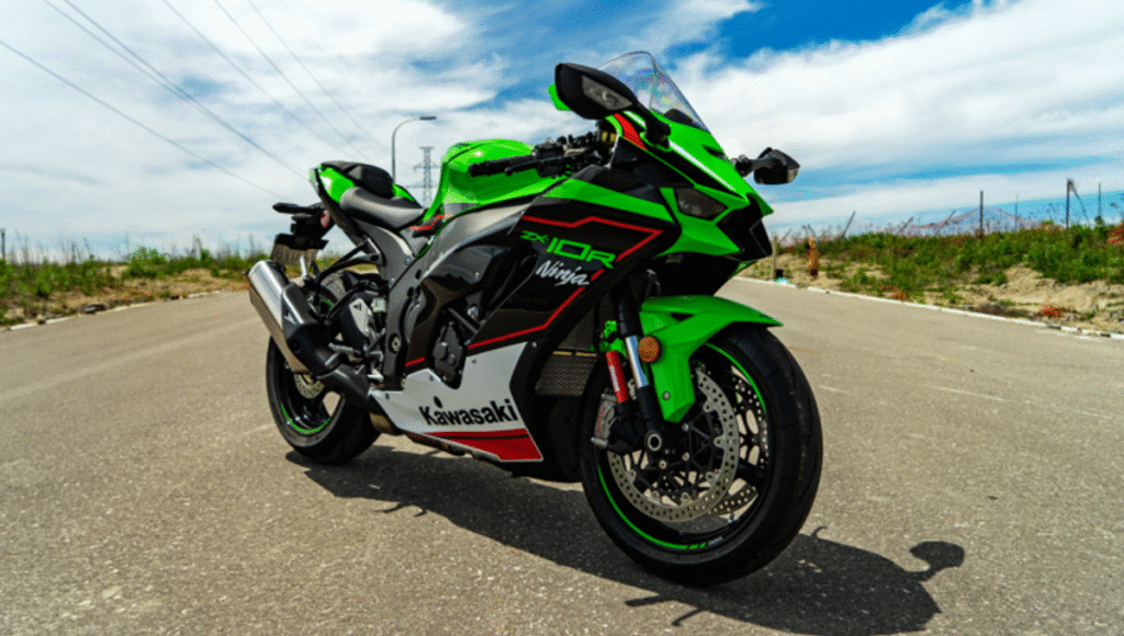 নতুন কাওয়াসাকি নিঞ্জা Zx-10R এ কী হলো - দাম বাড়ল ৮ এইচপি কমল! 3