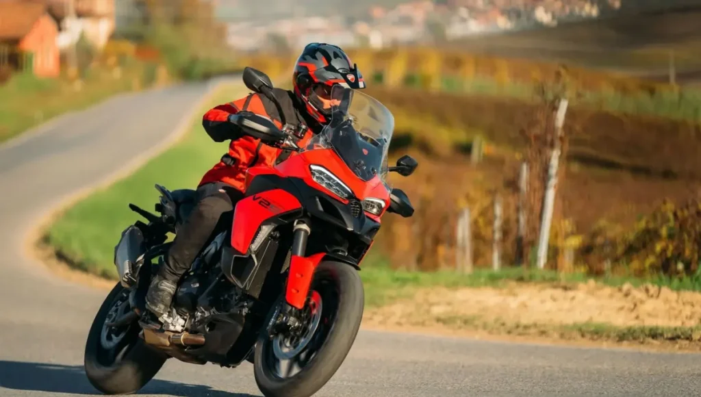 Ducati Multistrada V2: একসঙ্গে ট্যুরিং, অ্যাডভেঞ্চার আর ডেইলি রাইডের সেরা সঙ্গী Ducati multistrada v2 একসঙ্গে ট্যুরিং অ্যাডভেঞ্চার আর ডেইলি রাইডের সেরা সঙ্গী 3
