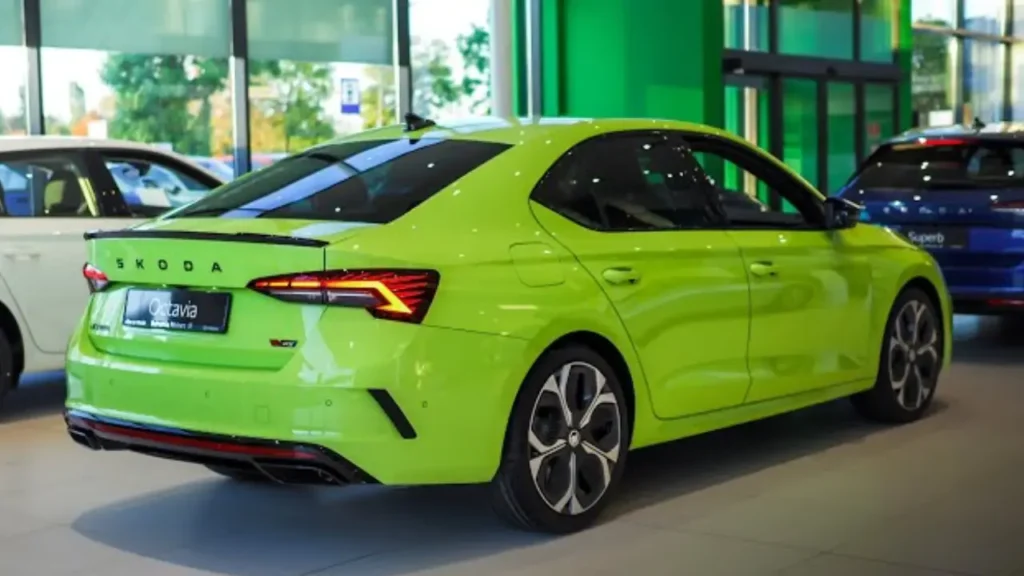 Skoda Octavia RS 2025 পারফরম্যান্স সেডান নভেম্বরে আসছে ভারতে 2