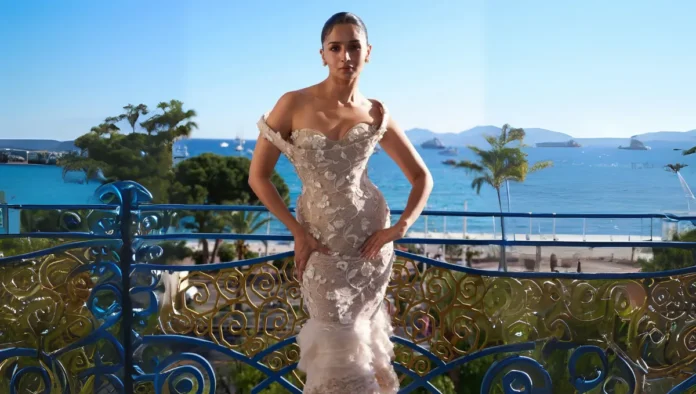 আলিয়া ভাট ফ্যাশন শুধু পোশাক নয়, এটি সৃজনশীলতার প্রকাশ