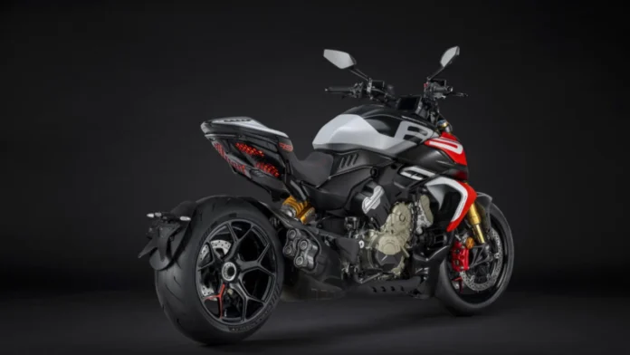 দুর্দান্ত স্পিড! নতুন Ducati Diavel V4 RS এখন পর্যন্ত সবচেয়ে দ্রুতগতির বাইক