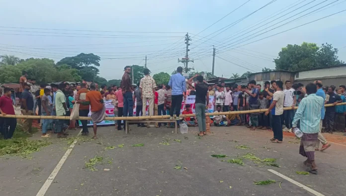ফরিদপুরে সংসদীয় সীমানা নিয়ে আবারও মহাসড়ক অবরোধ