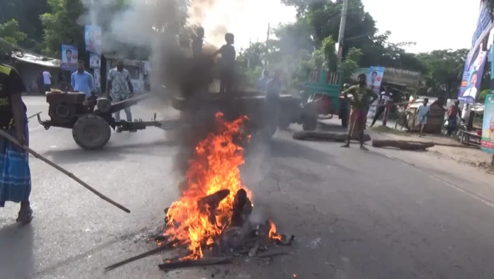বাগেরহাটে চারটি আসন বহালের দাবিতে হরতাল চলছে বাগেরহাটে চারটি আসন বহালের দাবিতে হরতাল চলছে