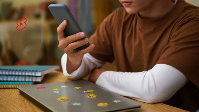 ভারতে দৈনিক ৯৭% মানুষ দেখে রিলস