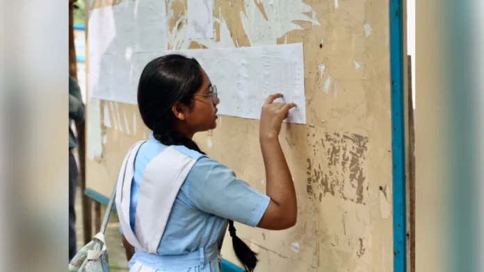 আজ থেকে এইচএসসি ফল পুনর্নিরীক্ষণ আবেদন শুরু, প্রতি বিষয়ে ফি ১৫০ টাকা