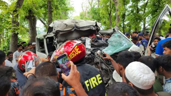 গোপালগঞ্জে সড়ক দুর্ঘটনা বনফুল পরিবহন ও মাইক্রোবাসের মুখোমুখি সংঘর্ষ গোপালগঞ্জে সড়ক দুর্ঘটনা বনফুল পরিবহন ও মাইক্রোবাসের মুখোমুখি সংঘর্ষ