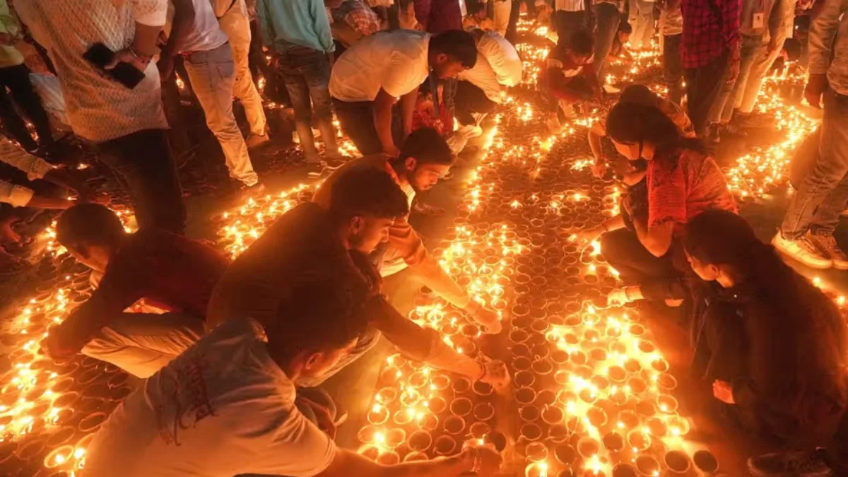 দীপাবলিতে নতুন ইতিহাস: ২৬ লক্ষ প্রদীপে আলোকিত অযোধ্যা, গড়লেন জোড়া গিনেস রেকর্ড