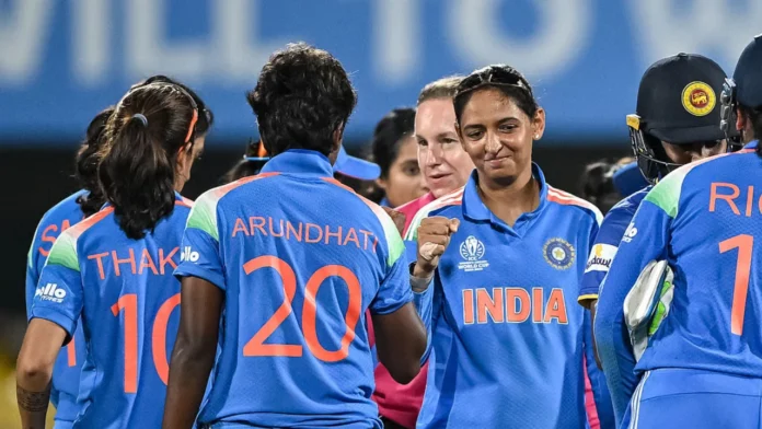 পাকিস্তানের মুখোমুখি হওয়ার আগে ভারতের নারী দলের অনুশীলনে ঢুকে পড়ল সাপ পাকিস্তানের মুখোমুখি হওয়ার আগে ভারতের নারী দলের অনুশীলনে ঢুকে পড়ল সাপ