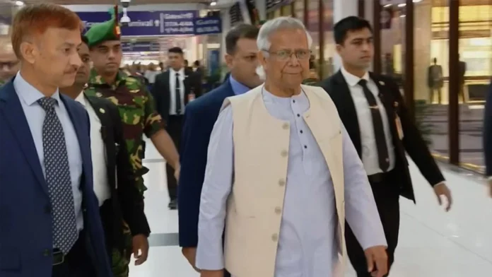 প্রধান উপদেষ্টা অধ্যাপক মুহাম্মদ ইউনূস রোমে ফোরামে পৌঁছানোর সময়