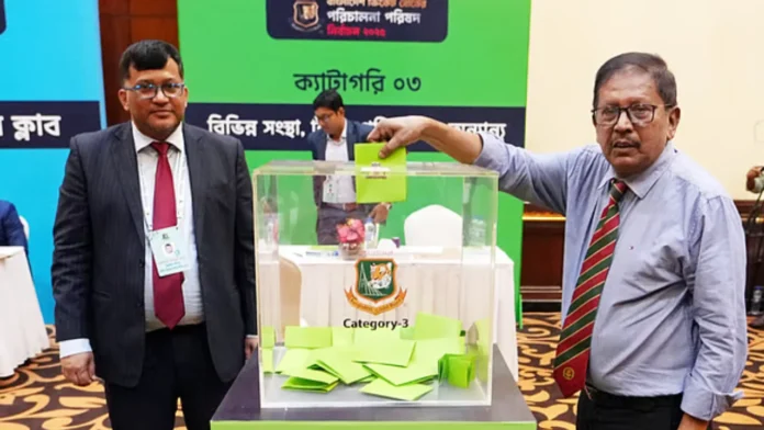 বিসিবি নির্বাচনে চমক পরিচালক হলেন খালেদ মাসুদ, পিছিয়ে পড়লেন দেবব্রত পাল বিসিবি নির্বাচনে চমক পরিচালক হলেন খালেদ মাসুদ, পিছিয়ে পড়লেন দেবব্রত পাল