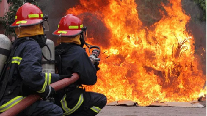 মিরপুরে ভয়াবহ আগুন তালাবদ্ধ ছাদে আটকে প্রাণ গেল ১৬ শ্রমিকের