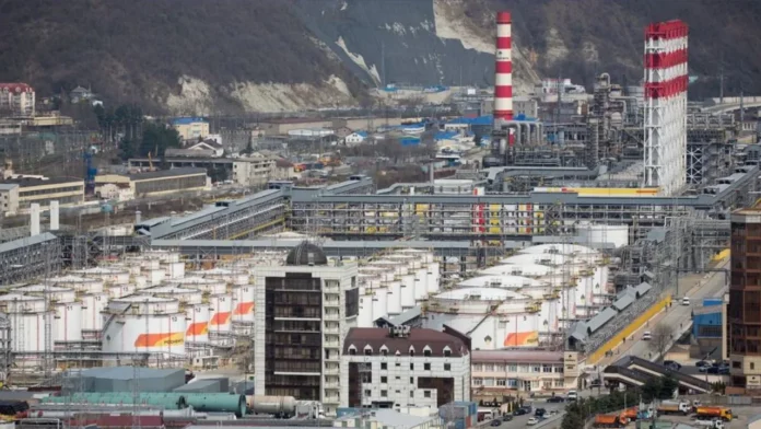 রাশিয়ার তেল কোম্পানির ওপর যুক্তরাষ্ট্রের নতুন নিষেধাজ্ঞা-