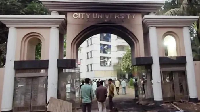 সিটি বিশ্ববিদ্যালয় এবং ড্যাফোডিল বিশ্ববিদ্যালয়ের শিক্ষার্থীদের সংঘষের শেষ পরিস্থিতি সিটি বিশ্ববিদ্যালয় এবং ড্যাফোডিল বিশ্ববিদ্যালয়ের শিক্ষার্থীদের সংঘষের শেষ পরিস্থিতি