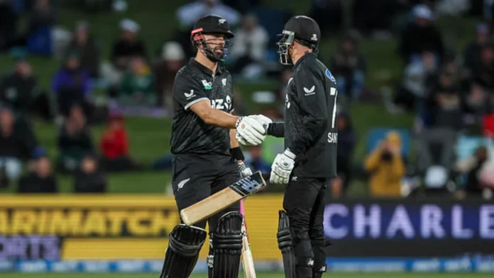 হ্যামিল্টনে ঐতিহাসিক জয়ের পর উল্লাসে মেতেছেন নিউজিল্যান্ডের হ্যামিল্টনে ঐতিহাসিক জয়ের পর উল্লাসে মেতেছেন নিউজিল্যান্ডের