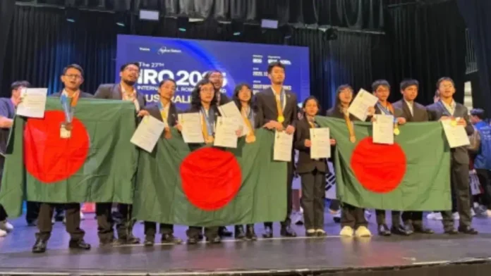 অস্ট্রেলিয়ায় আন্তর্জাতিক রোবট অলিম্পিয়াডে স্বর্ণসহ ১১টি পদক